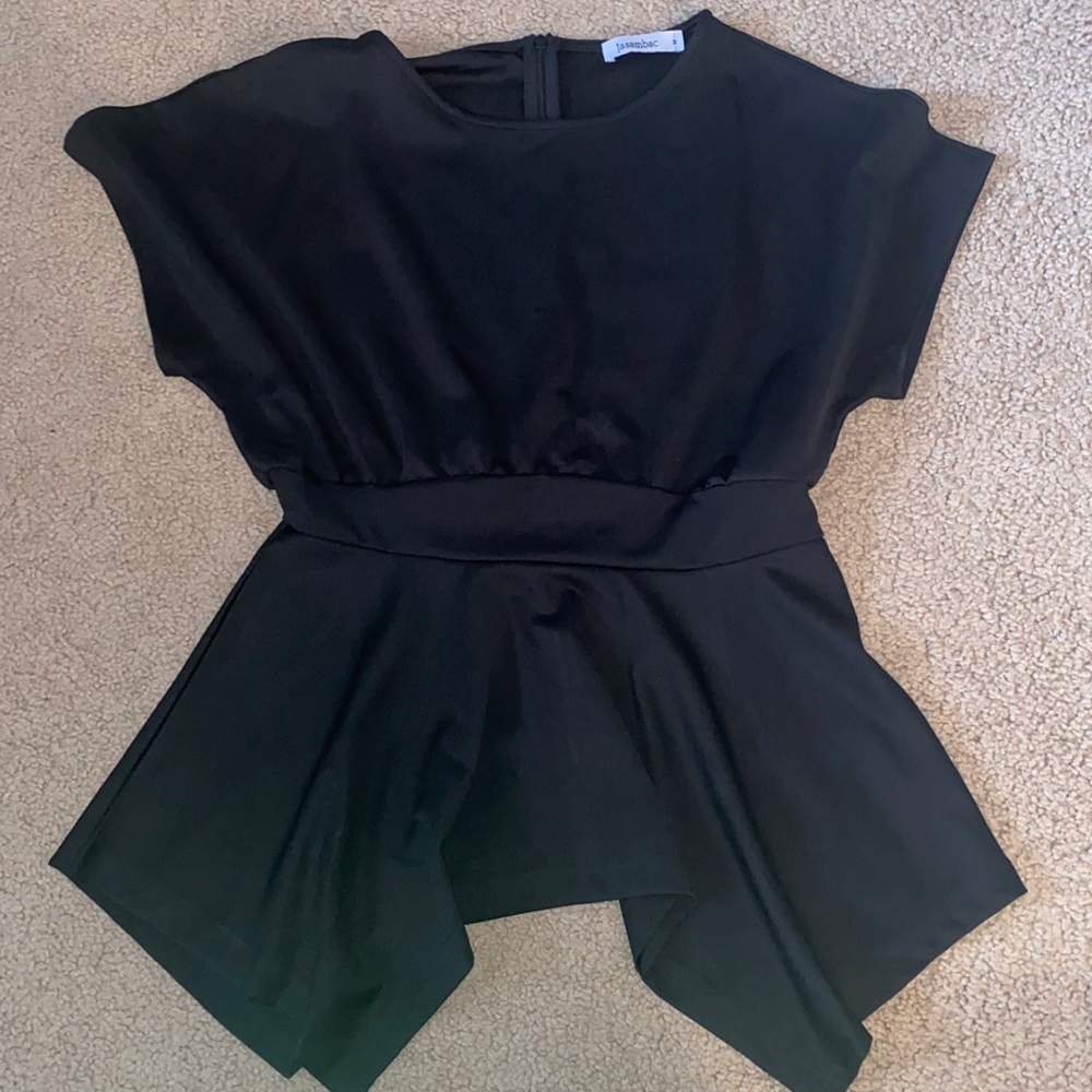 Zip up black blouse